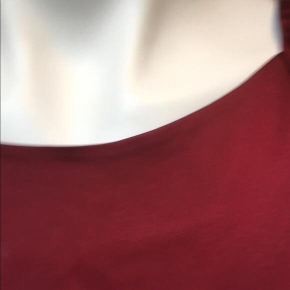 Wine colored form fitting dress - Picture 5 of 9